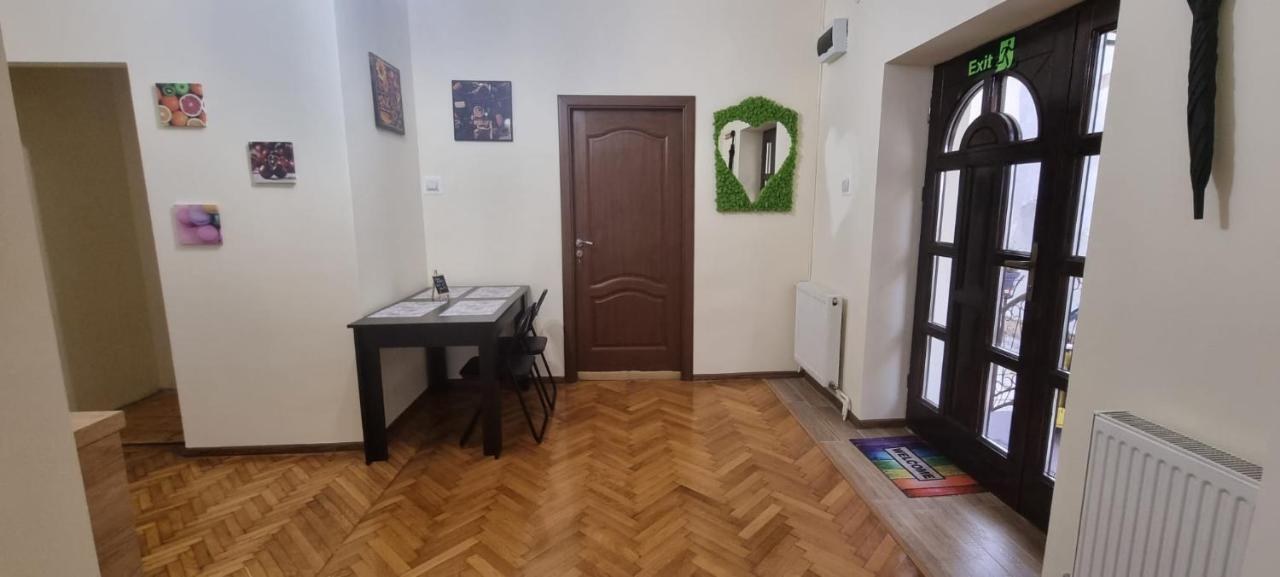 Apartment Happy Mood 5