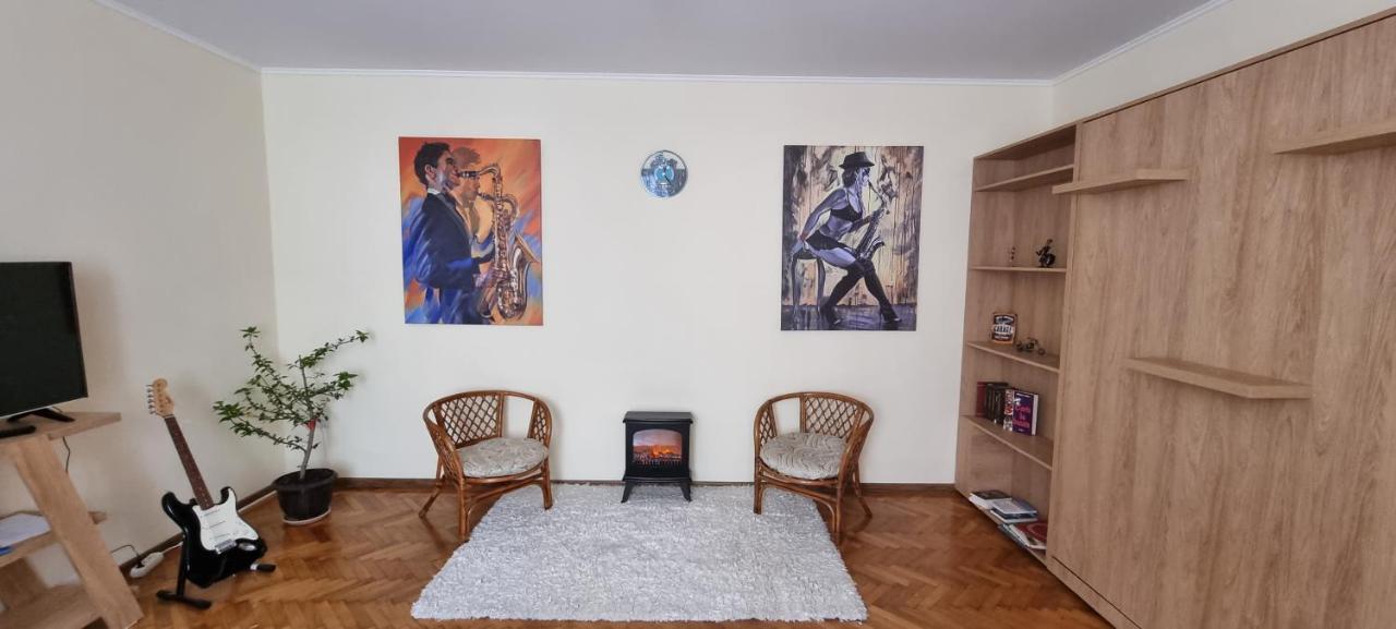 Apartment Happy Mood 5 *